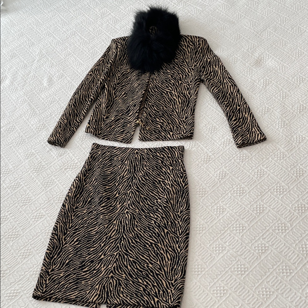 ST. JOHN 2 pc suit Zebra Print Skirt jacket - Picture 14 of 17